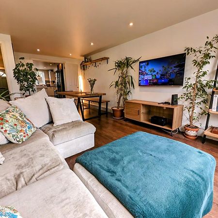Modern Well Presented Apartment With Garden London Ngoại thất bức ảnh