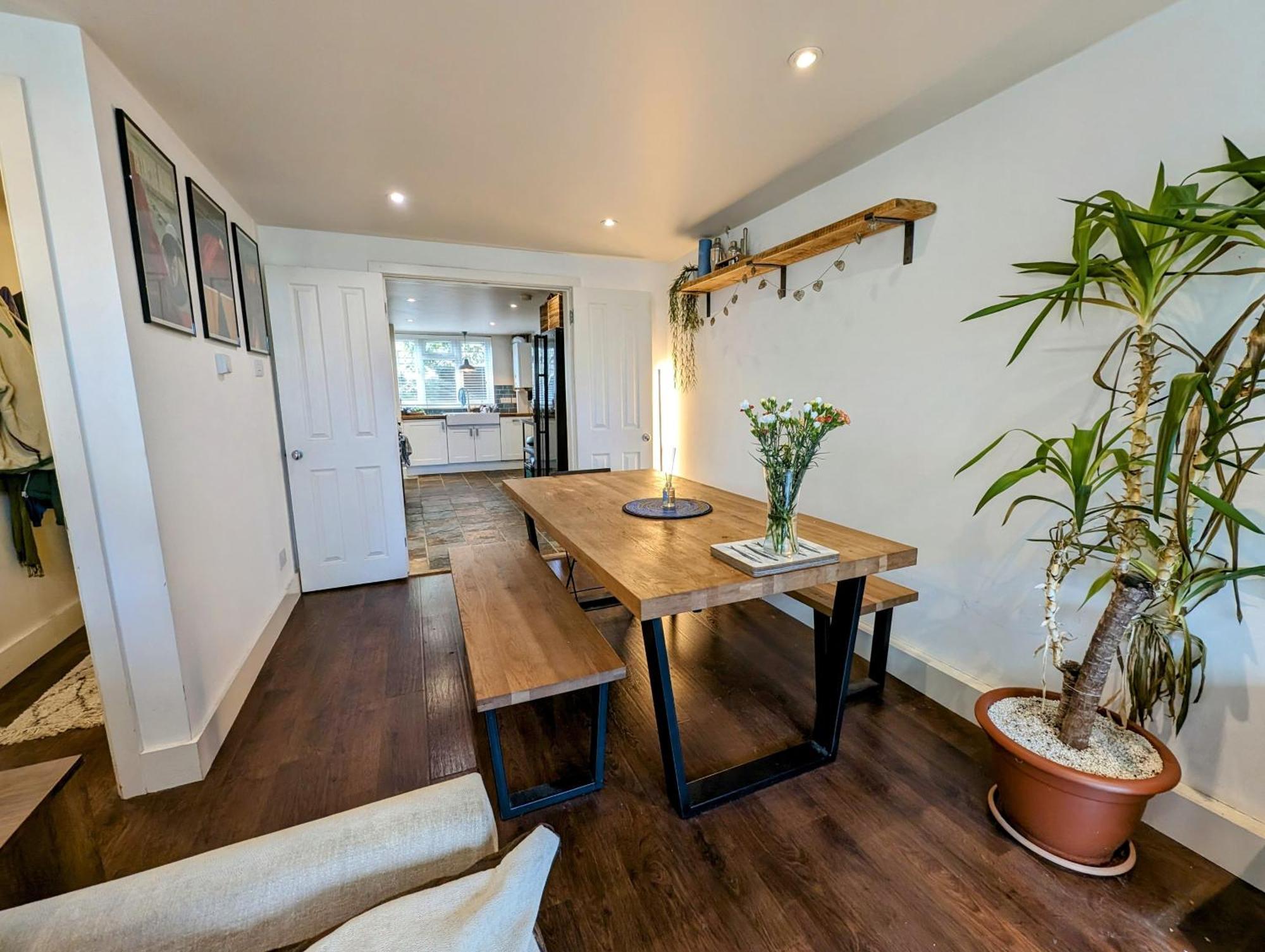 Modern Well Presented Apartment With Garden London Ngoại thất bức ảnh